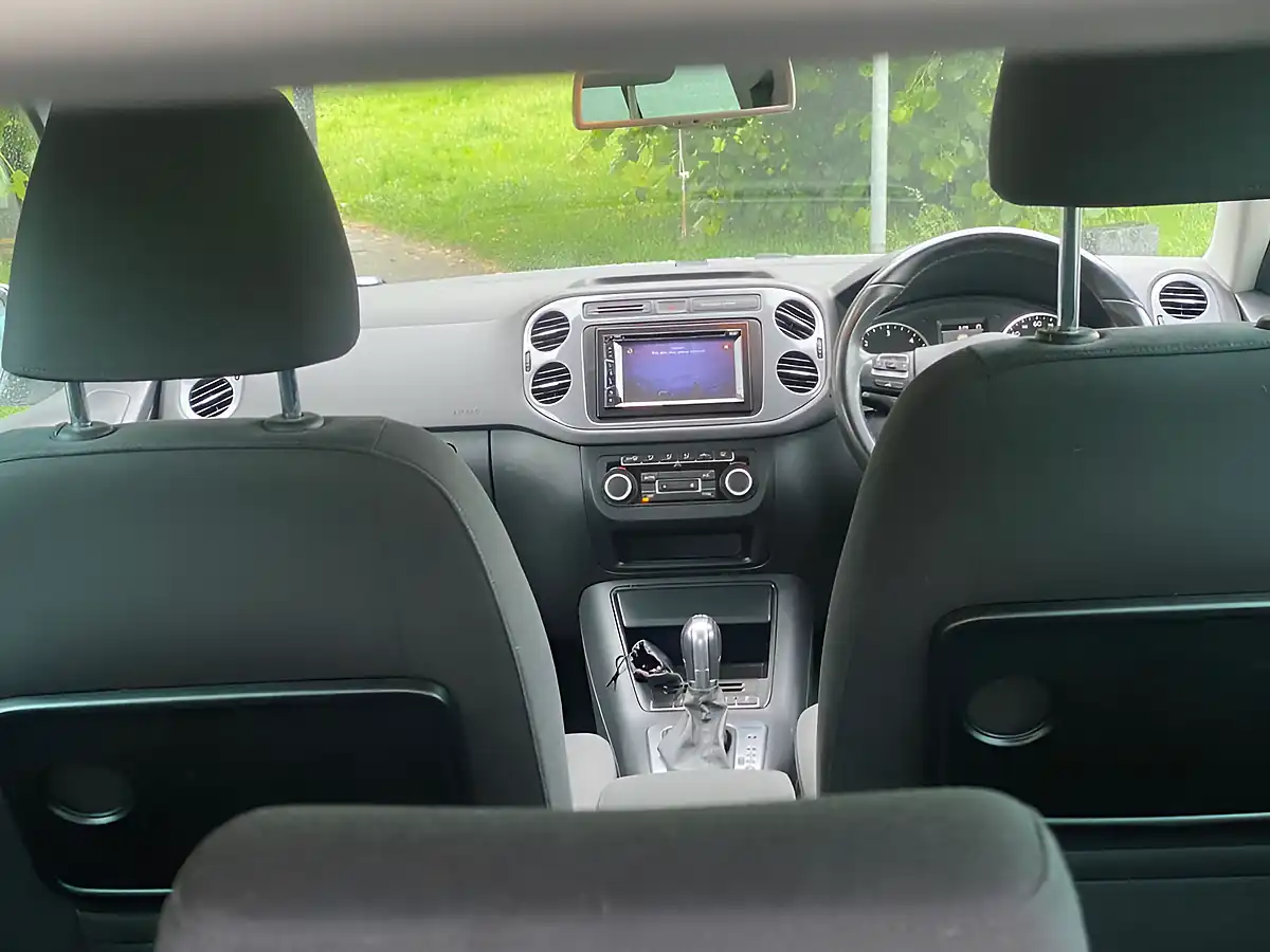 Used 2014 Volkswagen Tiguan Match Silver - Interior and Exterior details 13