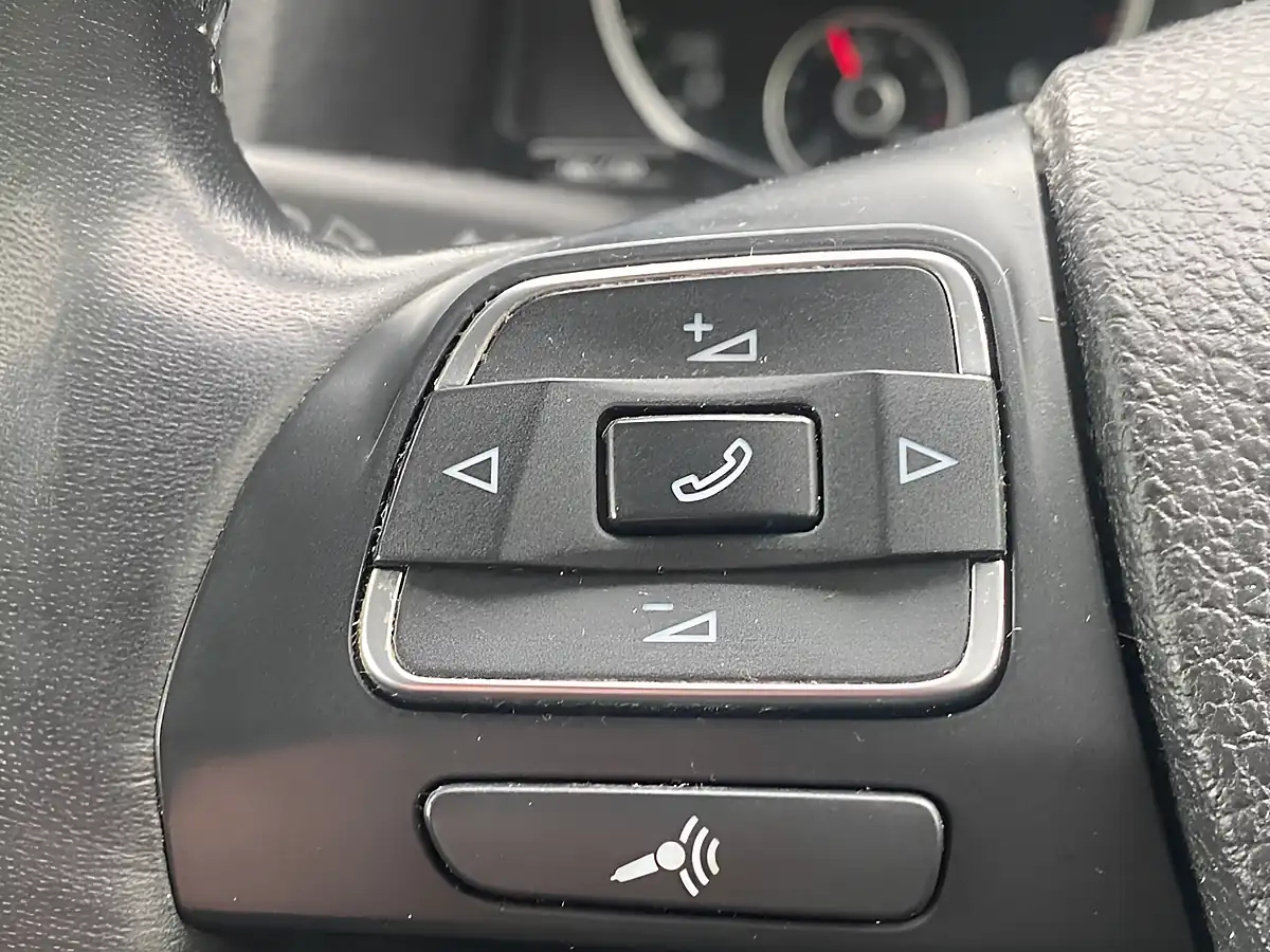 Used 2014 Volkswagen Tiguan Match Silver - Interior and Exterior details 16