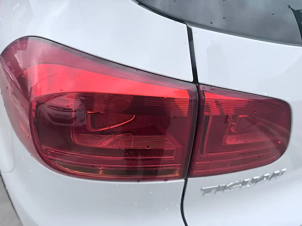 Used 2014 Volkswagen Tiguan Match White - Interior and Exterior details 17