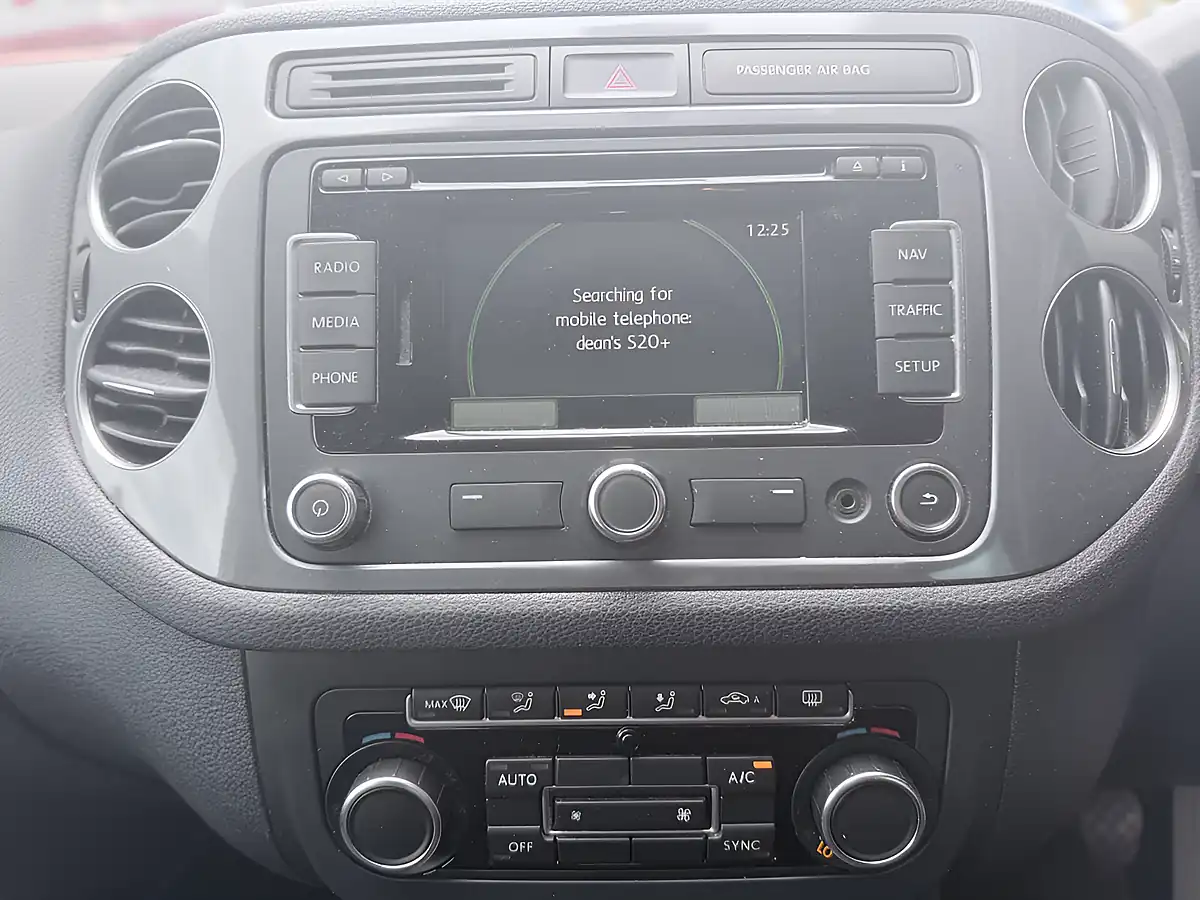 Used 2014 Volkswagen Tiguan Match White - Interior and Exterior details 20