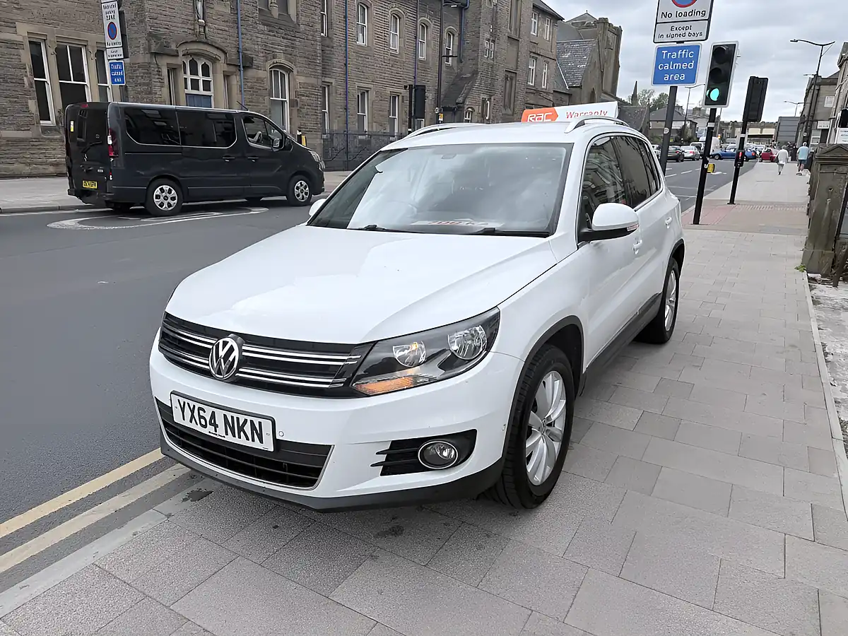 Used 2014 Volkswagen Tiguan Match White - Interior and Exterior details 4