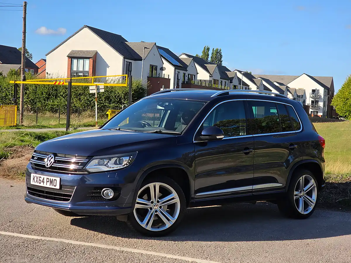Used 2014 Volkswagen Tiguan R-Line Blue - Interior and Exterior details 3