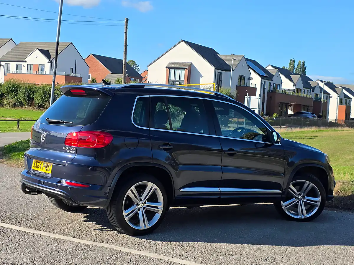 Used 2014 Volkswagen Tiguan R-Line Blue - Interior and Exterior details 7