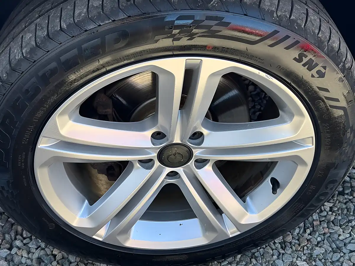 Used 2014 Volkswagen Tiguan R-Line White - Interior and Exterior details 13