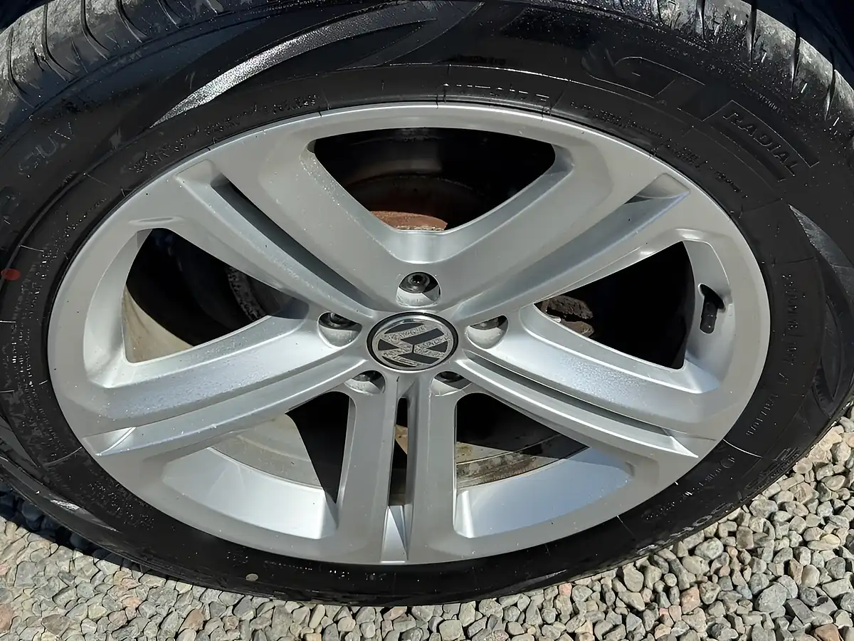 Used 2014 Volkswagen Tiguan R-Line White - Interior and Exterior details 15