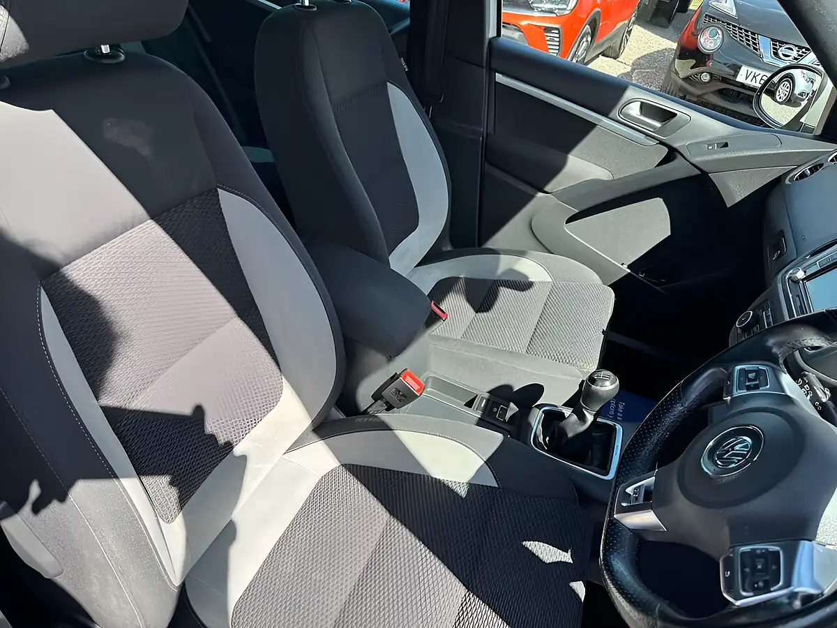 Used 2014 Volkswagen Tiguan R-Line White - Interior and Exterior details 18