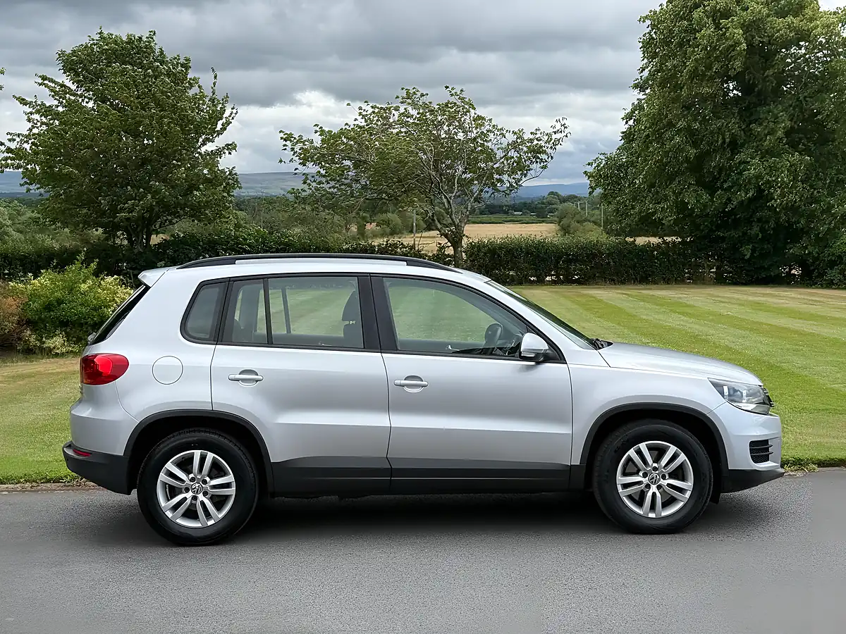 Used 2014 Volkswagen Tiguan S Silver - Interior and Exterior details 4