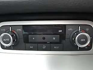 Used 2014 Volkswagen Touareg Bluemotion Tech R-Line Black - Interior and Exterior details 16