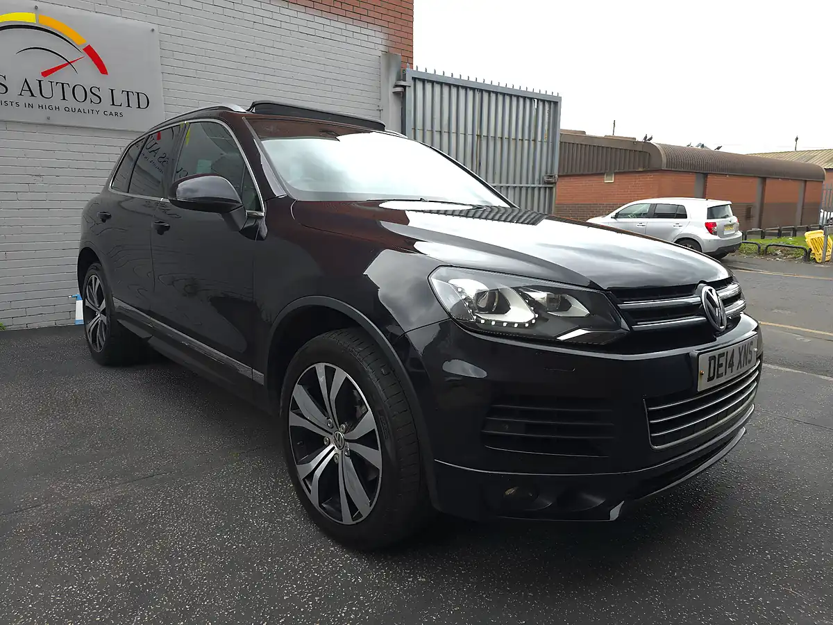 Used 2014 Volkswagen Touareg Bluemotion Tech R-Line Black - Interior and Exterior details 6