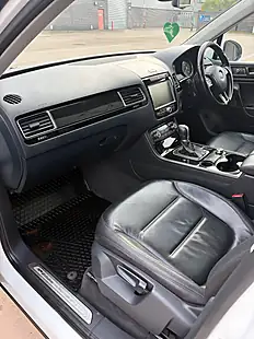 Used 2014 Volkswagen Touareg Bluemotion Tech R-Line White - Interior and Exterior details 12