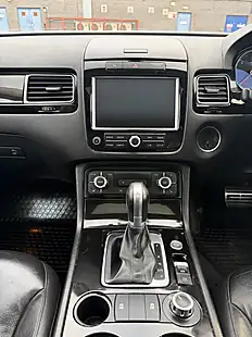 Used 2014 Volkswagen Touareg Bluemotion Tech R-Line White - Interior and Exterior details 14