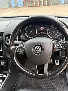 Used 2014 Volkswagen Touareg Bluemotion Tech R-Line White - Interior and Exterior details 15