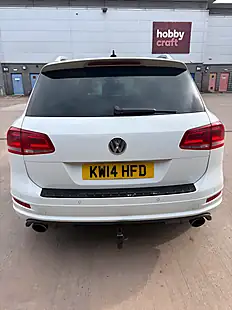 Used 2014 Volkswagen Touareg Bluemotion Tech R-Line White - Interior and Exterior details 4