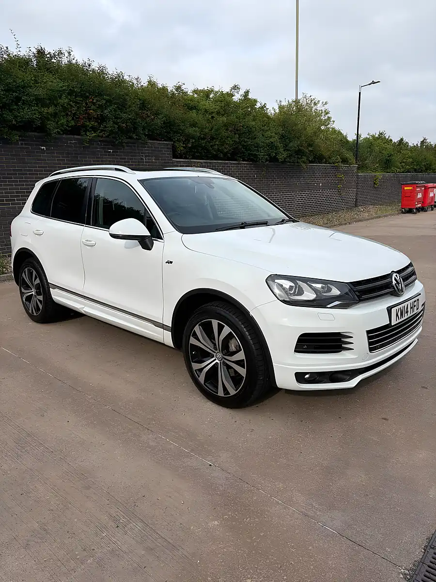 Used 2014 Volkswagen Touareg Bluemotion Tech R-Line White - Interior and Exterior details 7