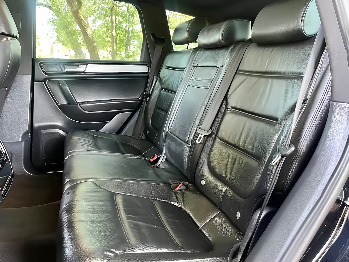 Used 2014 Volkswagen Touareg R-Line Black - Interior and Exterior details 11