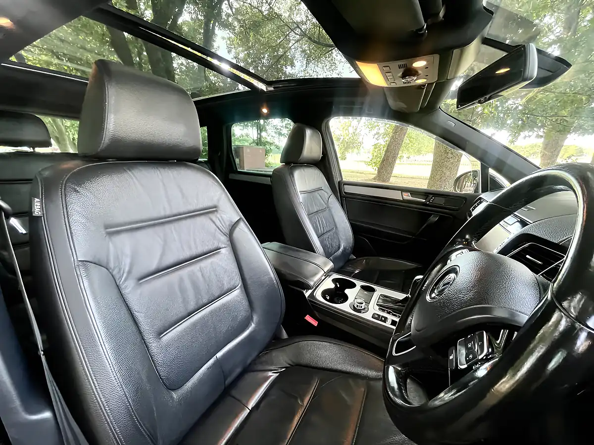 Used 2014 Volkswagen Touareg R-Line Black - Interior and Exterior details 17