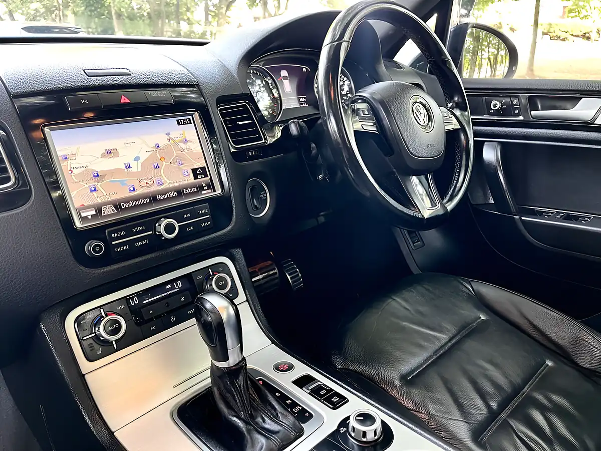 Used 2014 Volkswagen Touareg R-Line Black - Interior and Exterior details 18