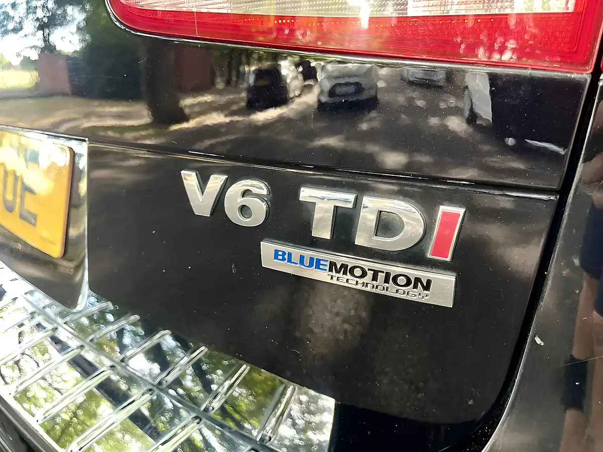 Used 2014 Volkswagen Touareg R-Line Black - Interior and Exterior details 6