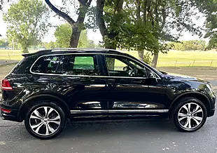 Used 2014 Volkswagen Touareg R-Line Black - Interior and Exterior details 7