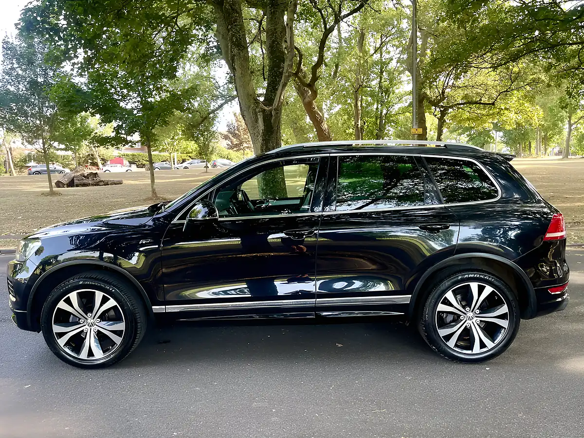 Used 2014 Volkswagen Touareg R-Line Black - Interior and Exterior details 8