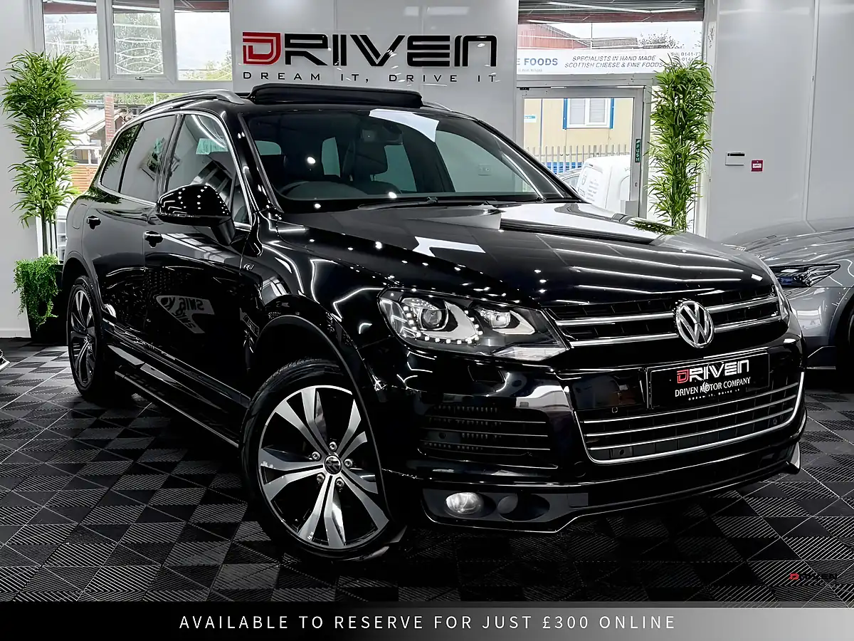 Used 2014 Volkswagen Touareg R-Line Black - Front View
