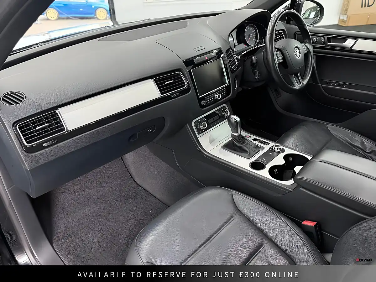 Used 2014 Volkswagen Touareg R-Line Black - Interior and Exterior details 11