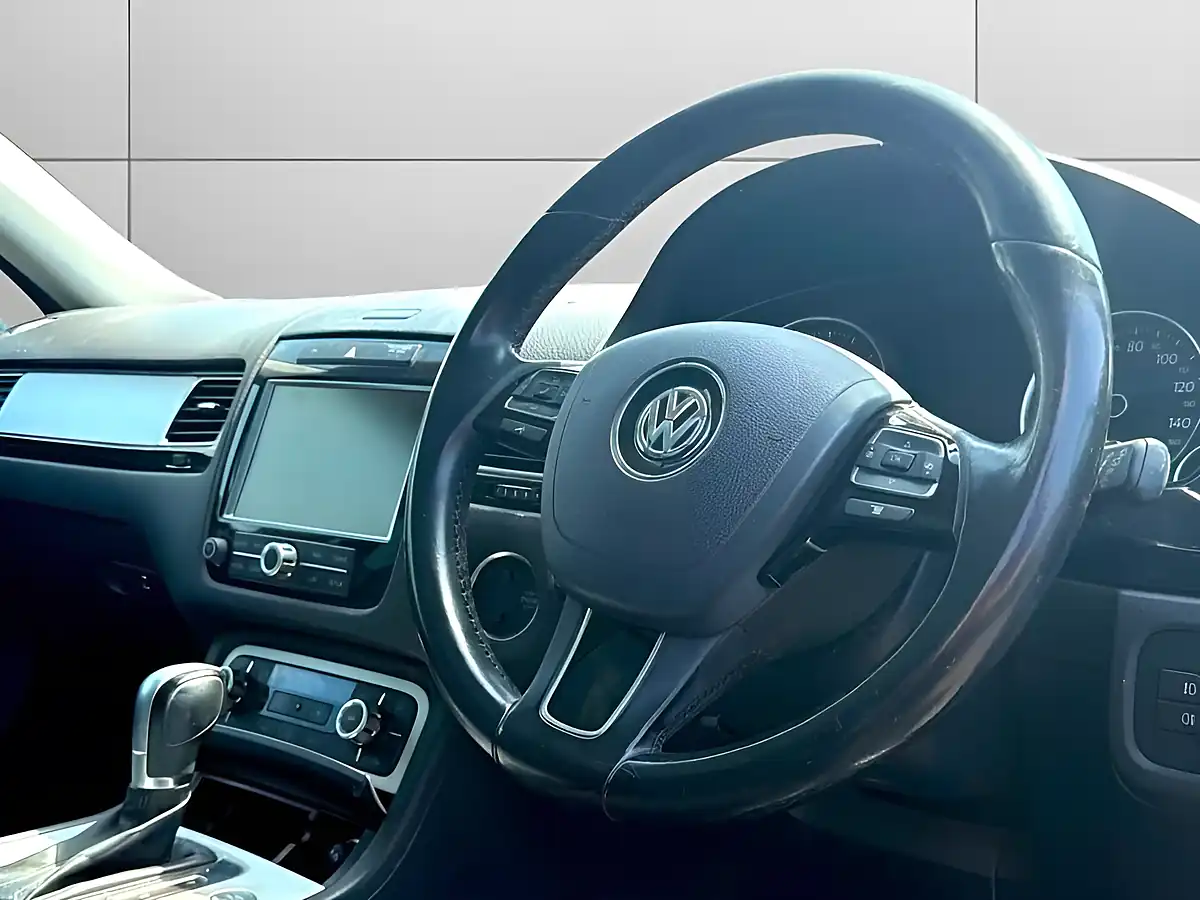 Used 2014 Volkswagen Touareg R-Line Black - Interior and Exterior details 11