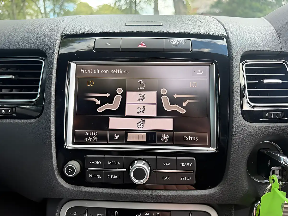 Used 2014 Volkswagen Touareg R-Line Black - Interior and Exterior details 16