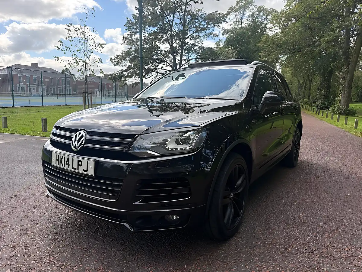 Used 2014 Volkswagen Touareg R-Line Black - Interior and Exterior details 9