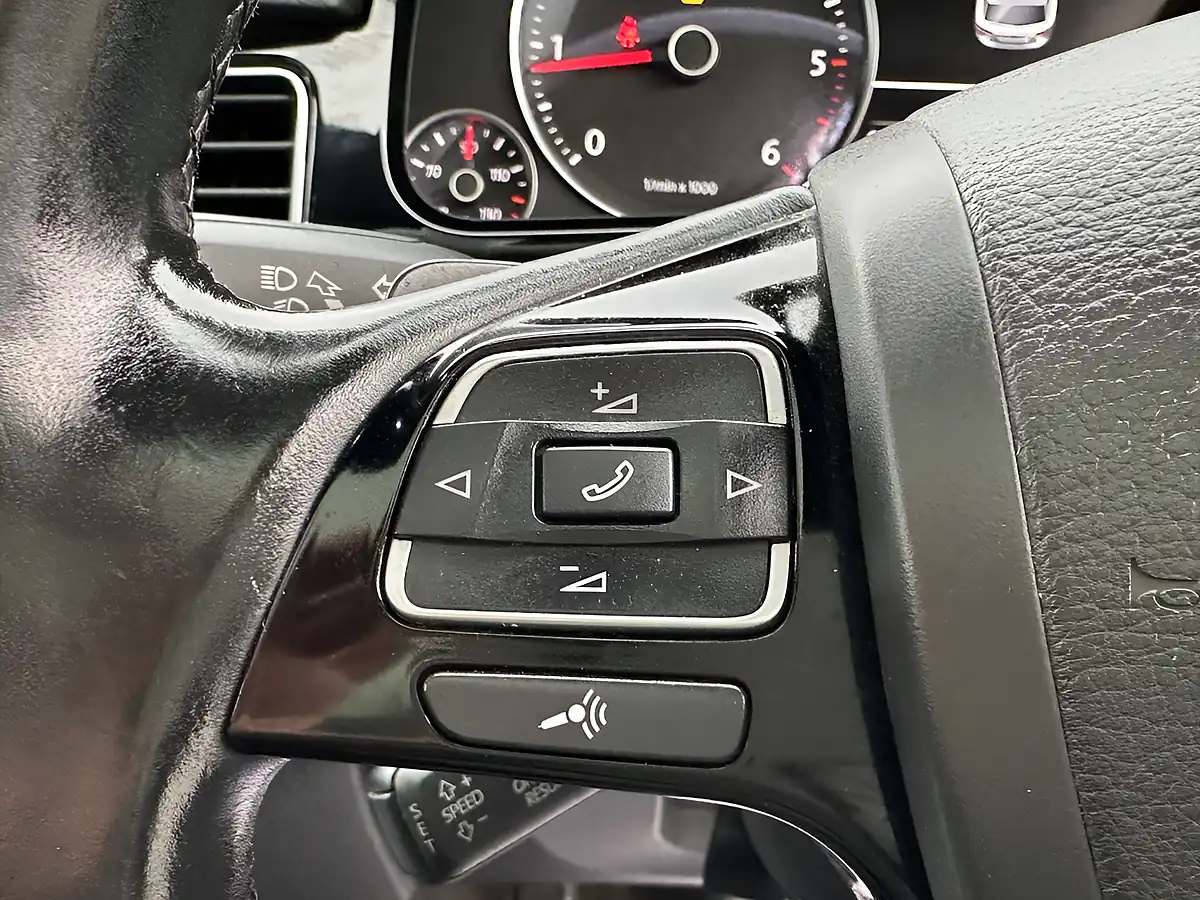 Used 2014 Volkswagen Touareg R-Line Black - Interior and Exterior details 14