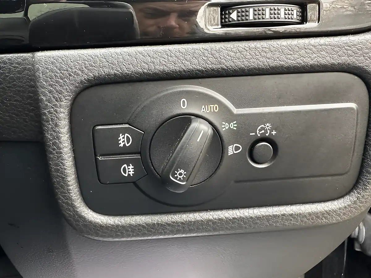 Used 2014 Volkswagen Touareg R-Line Black - Interior and Exterior details 16