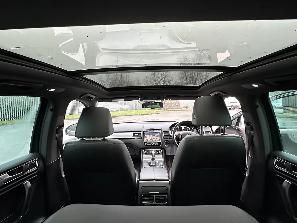 Used 2014 Volkswagen Touareg R-Line Black - Interior and Exterior details 18