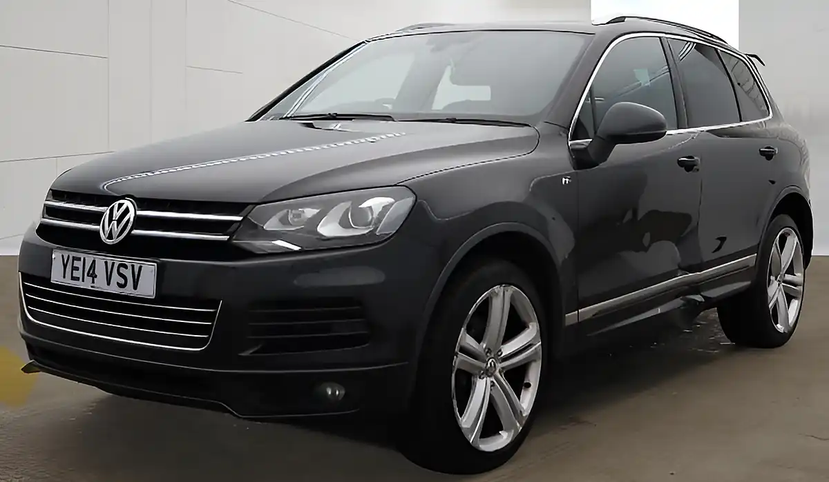 Used 2014 Volkswagen Touareg R-Line Black - Interior and Exterior details 4