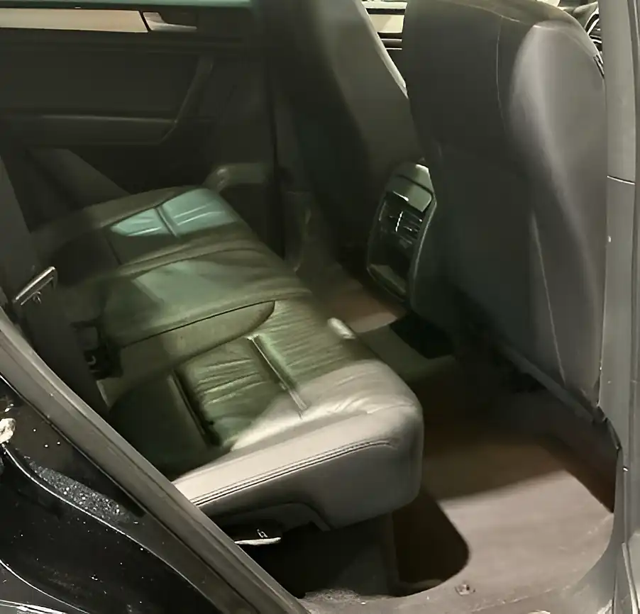 Used 2014 Volkswagen Touareg R-Line Black - Interior and Exterior details 9