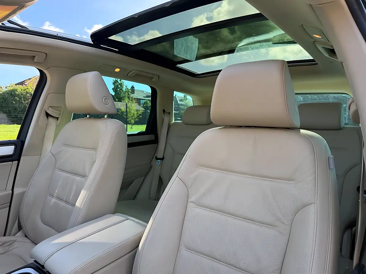 Used 2014 Volkswagen Touareg R-Line Black - Interior and Exterior details 18