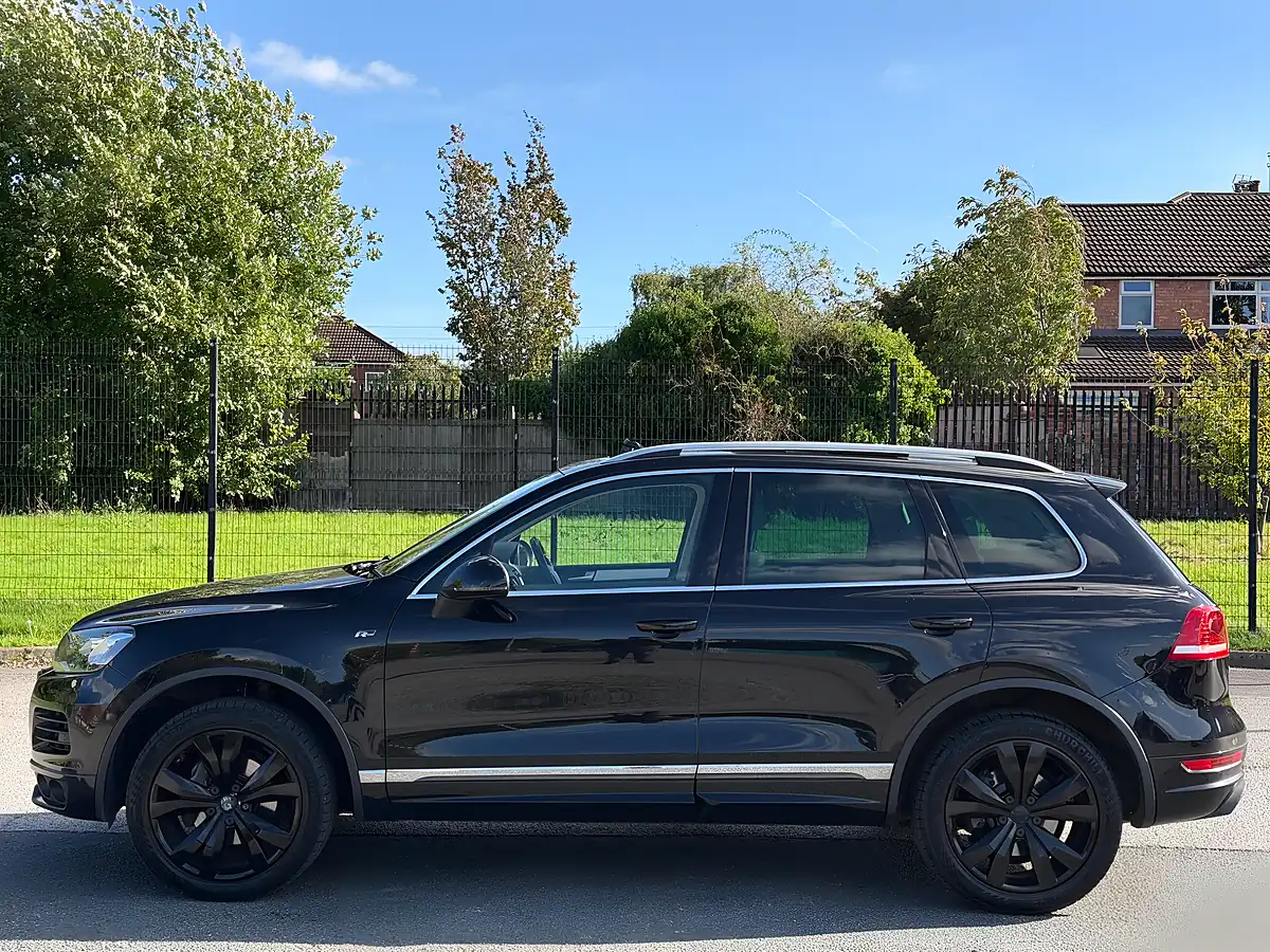 Used 2014 Volkswagen Touareg R-Line Black - Interior and Exterior details 7
