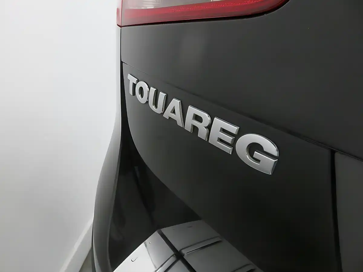 Used 2014 Volkswagen Touareg R-Line Black - Interior and Exterior details 11