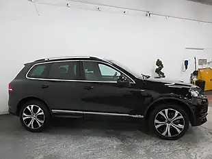 Used 2014 Volkswagen Touareg R-Line Black - Interior and Exterior details 3