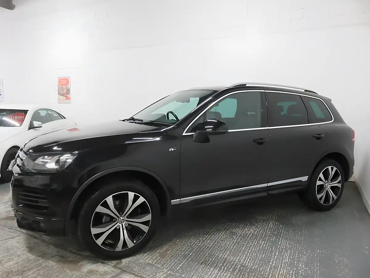 Used 2014 Volkswagen Touareg R-Line Black - Interior and Exterior details 4