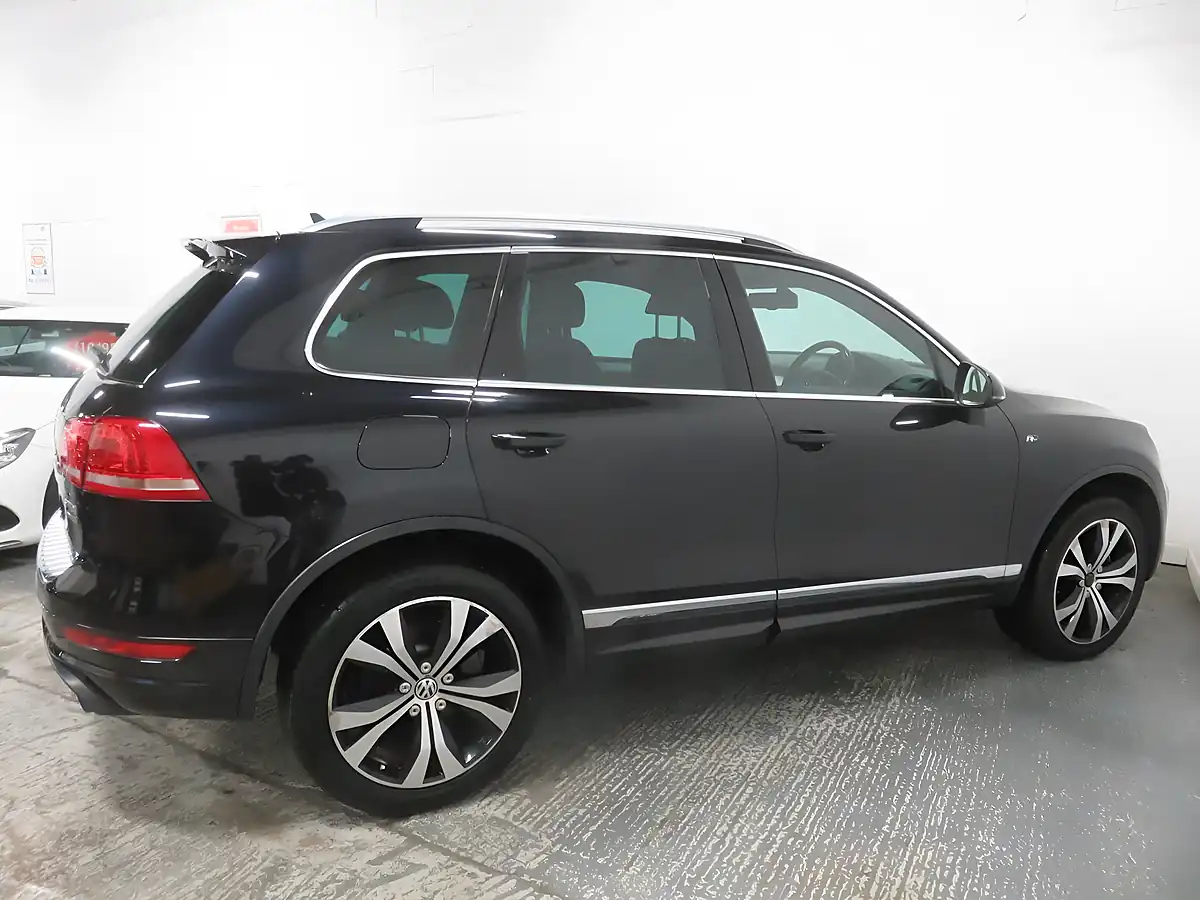 Used 2014 Volkswagen Touareg R-Line Black - Interior and Exterior details 8