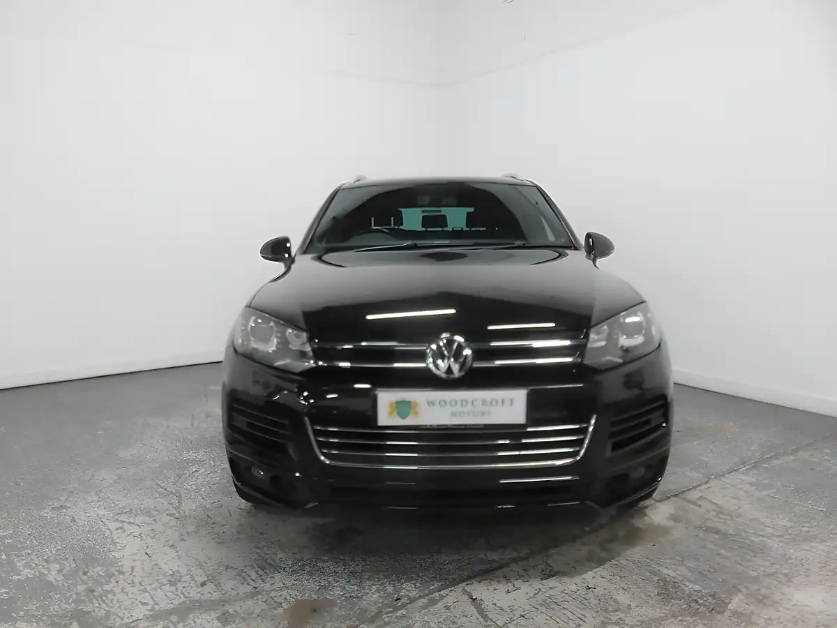 Used 2014 Volkswagen Touareg R-Line Black - Interior and Exterior details 9