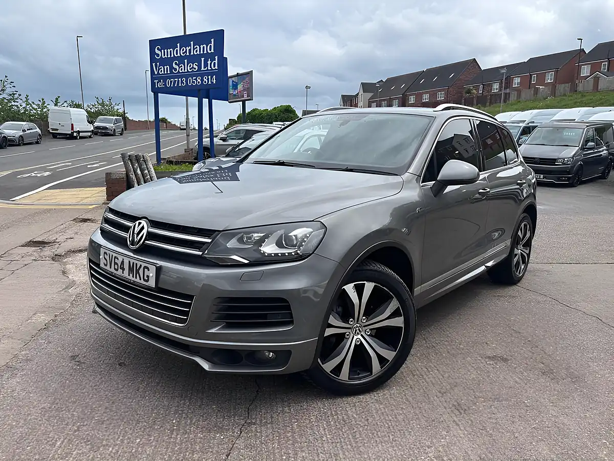 Used 2014 Volkswagen Touareg R-Line Grey - Front View