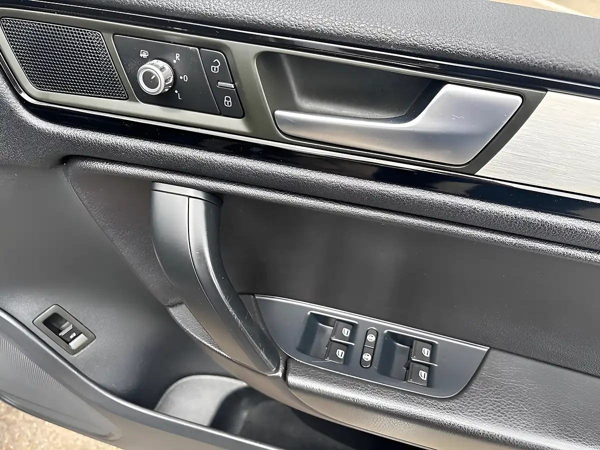 Used 2014 Volkswagen Touareg R-Line Grey - Interior and Exterior details 16