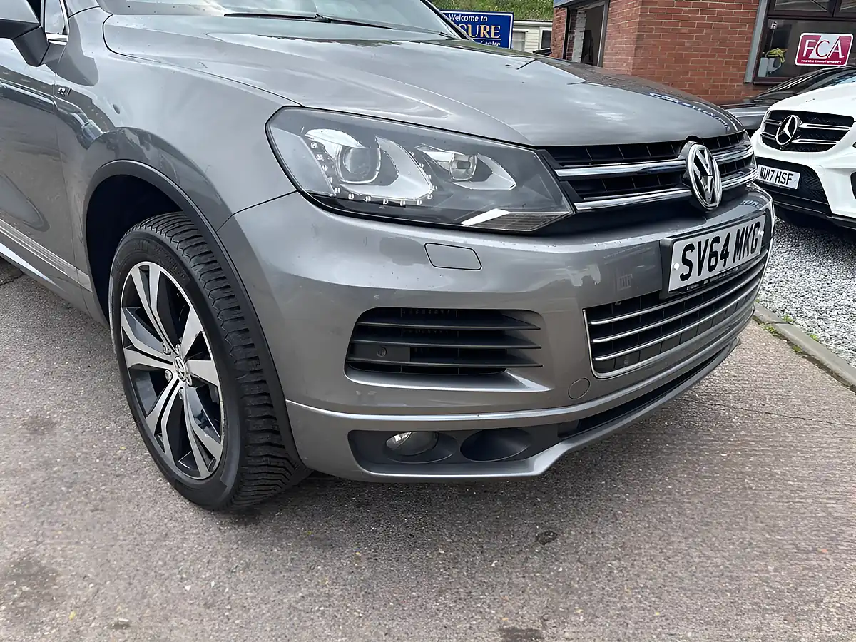 Used 2014 Volkswagen Touareg R-Line Grey - Interior and Exterior details 4