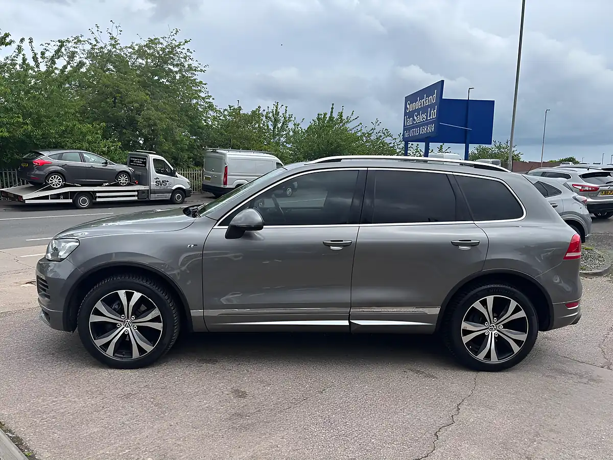 Used 2014 Volkswagen Touareg R-Line Grey - Interior and Exterior details 8