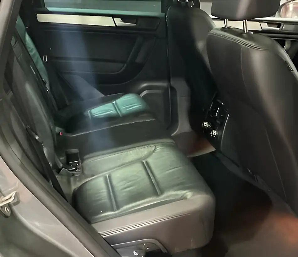 Used 2014 Volkswagen Touareg R-Line Grey - Interior and Exterior details 10