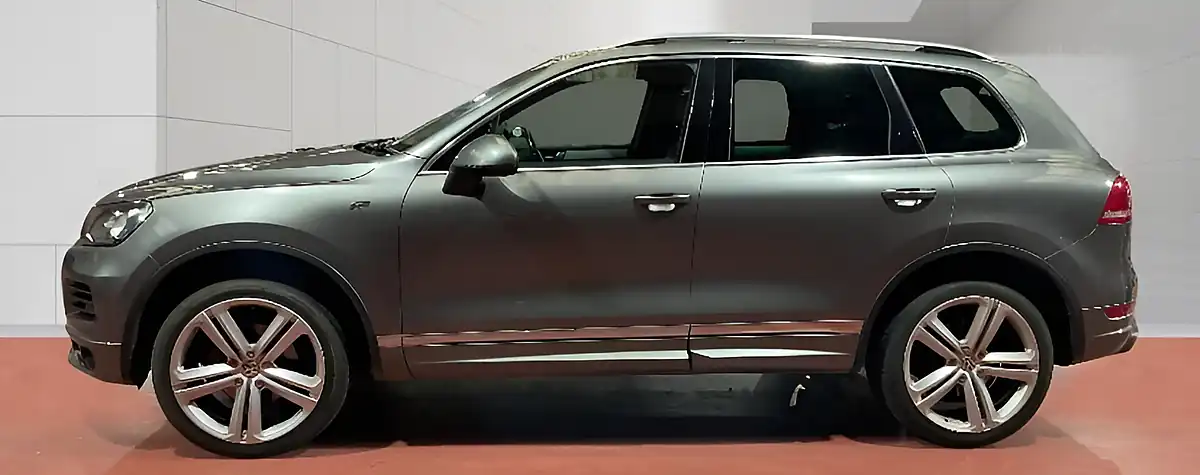 Used 2014 Volkswagen Touareg R-Line Grey - Interior and Exterior details 5