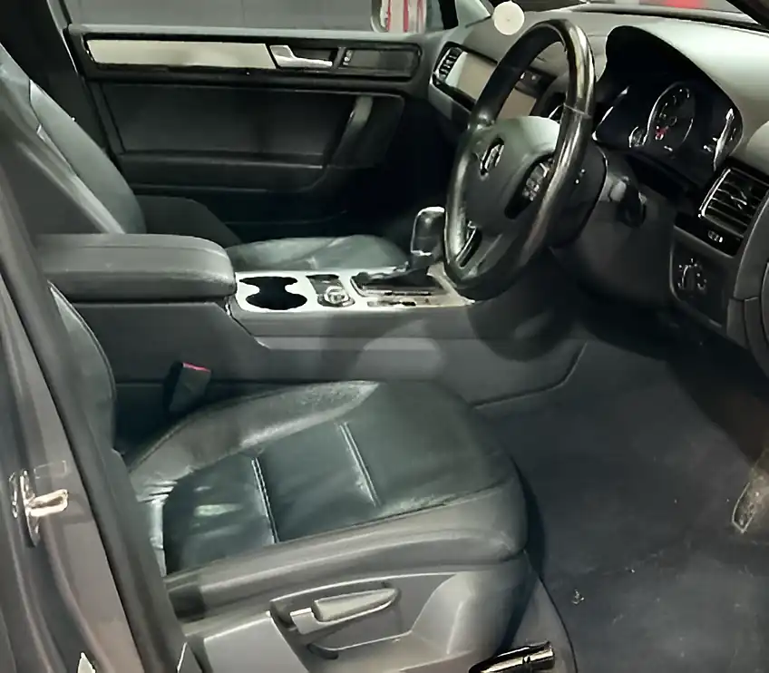 Used 2014 Volkswagen Touareg R-Line Grey - Interior and Exterior details 7