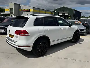 Used 2014 Volkswagen Touareg R-Line White - Interior and Exterior details 11