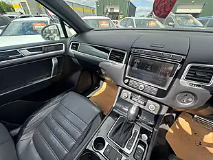 Used 2014 Volkswagen Touareg R-Line White - Interior and Exterior details 13